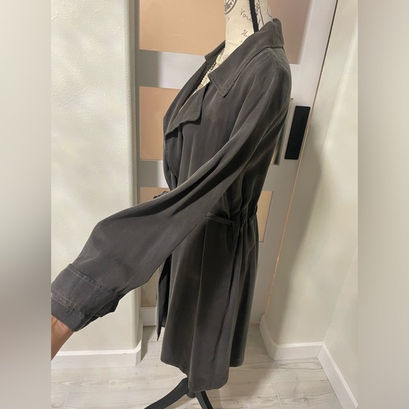 Laju Los Angeles Olive Green Tencel Longline
Waist Tie Jacket SZ Mediu… - Picture 2 of 7